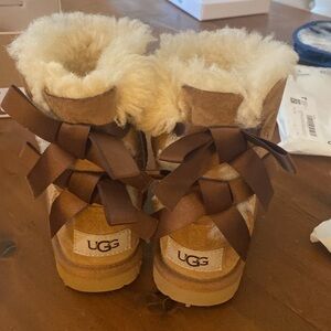 Toddler girls ugg boots size 8